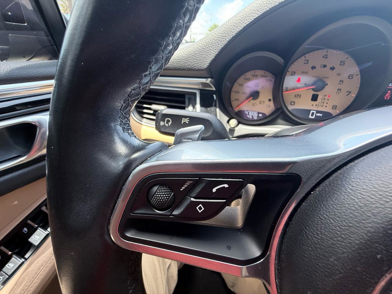 Used 2018 Porsche Macan AWD/4WD image 20