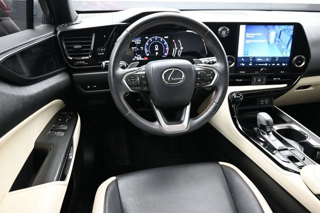 Used 2024 Lexus NX 250 FWD w/ Towing Package (2000 Lbs) image 15