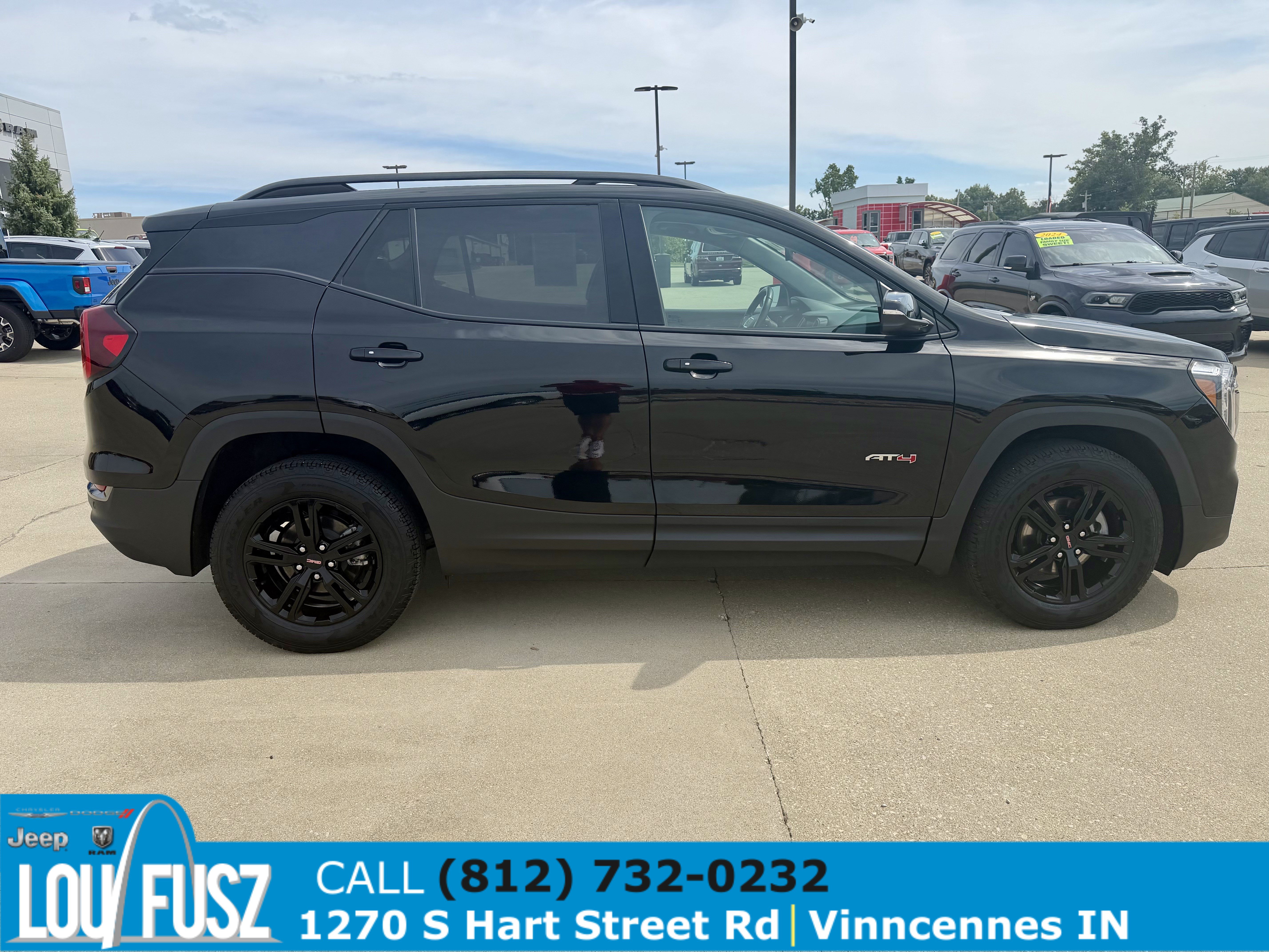 Used 2024 GMC Terrain AT4 AWD/4WD image 8