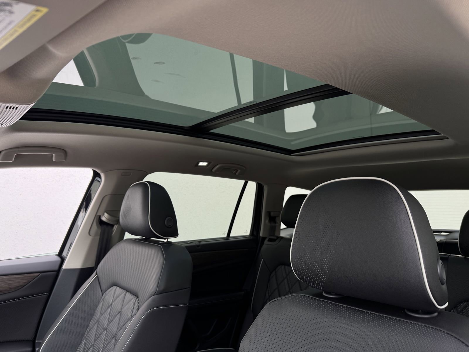 New 2026 Volkswagen Atlas SEL Premium R-Line image 23