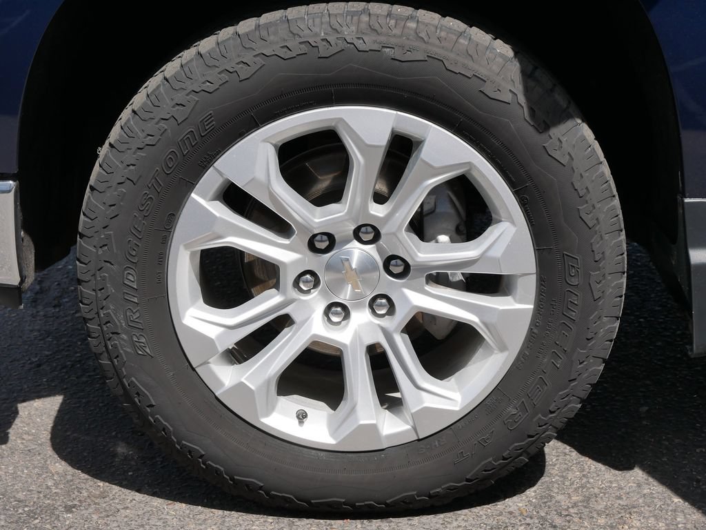 Used 2023 Chevrolet Silverado 1500 LTZ AWD/4WD image 12