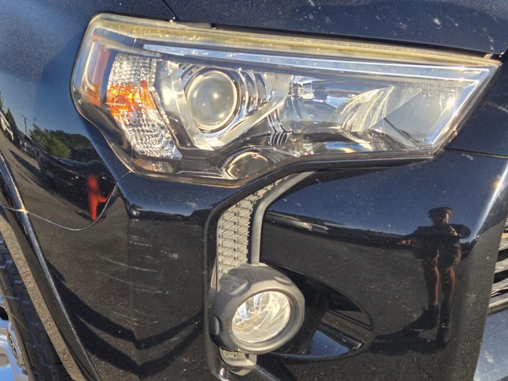 Used 2018 Toyota 4Runner SR5 image 4