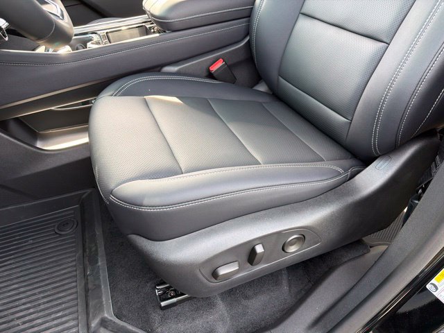 New 2027 Chevrolet Traverse LT w/ Sun and Wheel Package FWD image 11