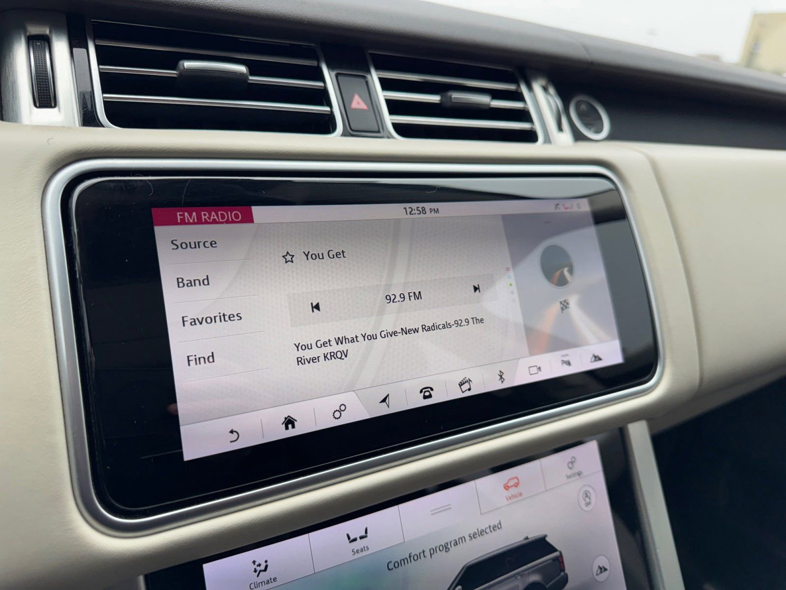 Used 2018 Land Rover Range Rover HSE image 25