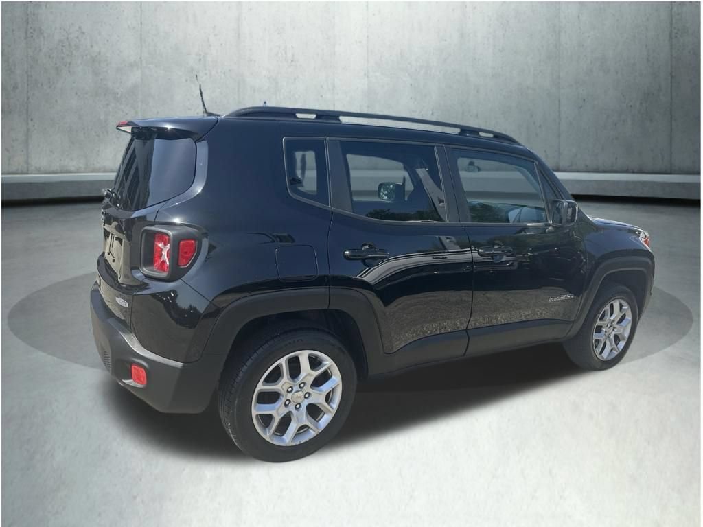Used 2018 Jeep Renegade Latitude AWD/4WD image 6