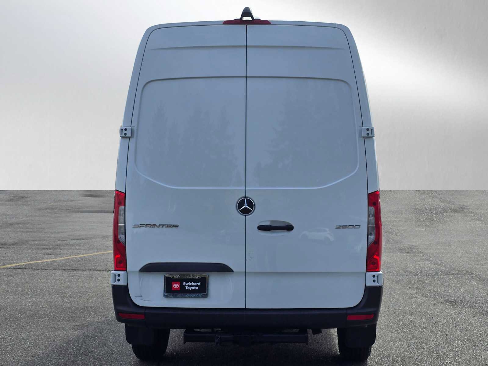 Used 2024 Mercedes-Benz Sprinter 2500 image 6
