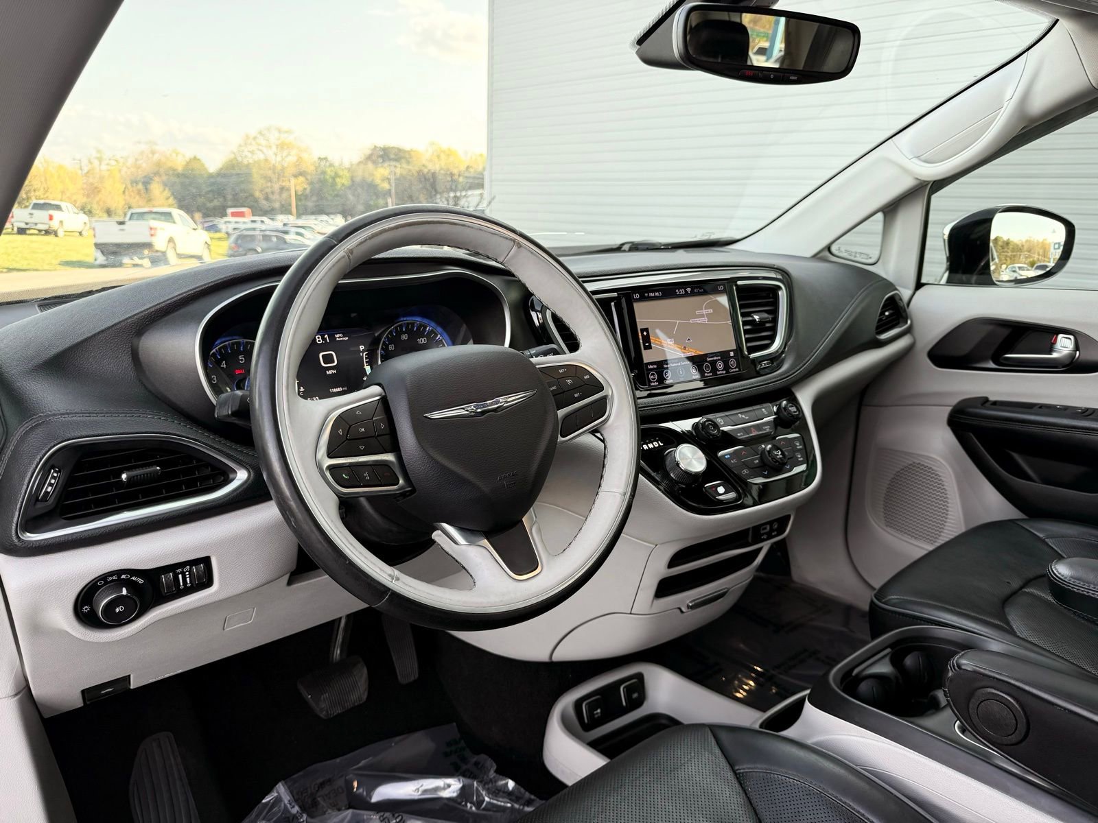 Used 2020 Chrysler Pacifica Limited FWD image 21