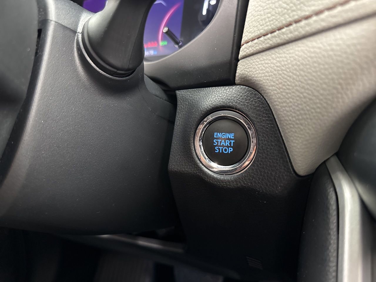 Used 2022 Toyota RAV4 Limited w/ Limited Grade Weather Package AWD/4WD image 25