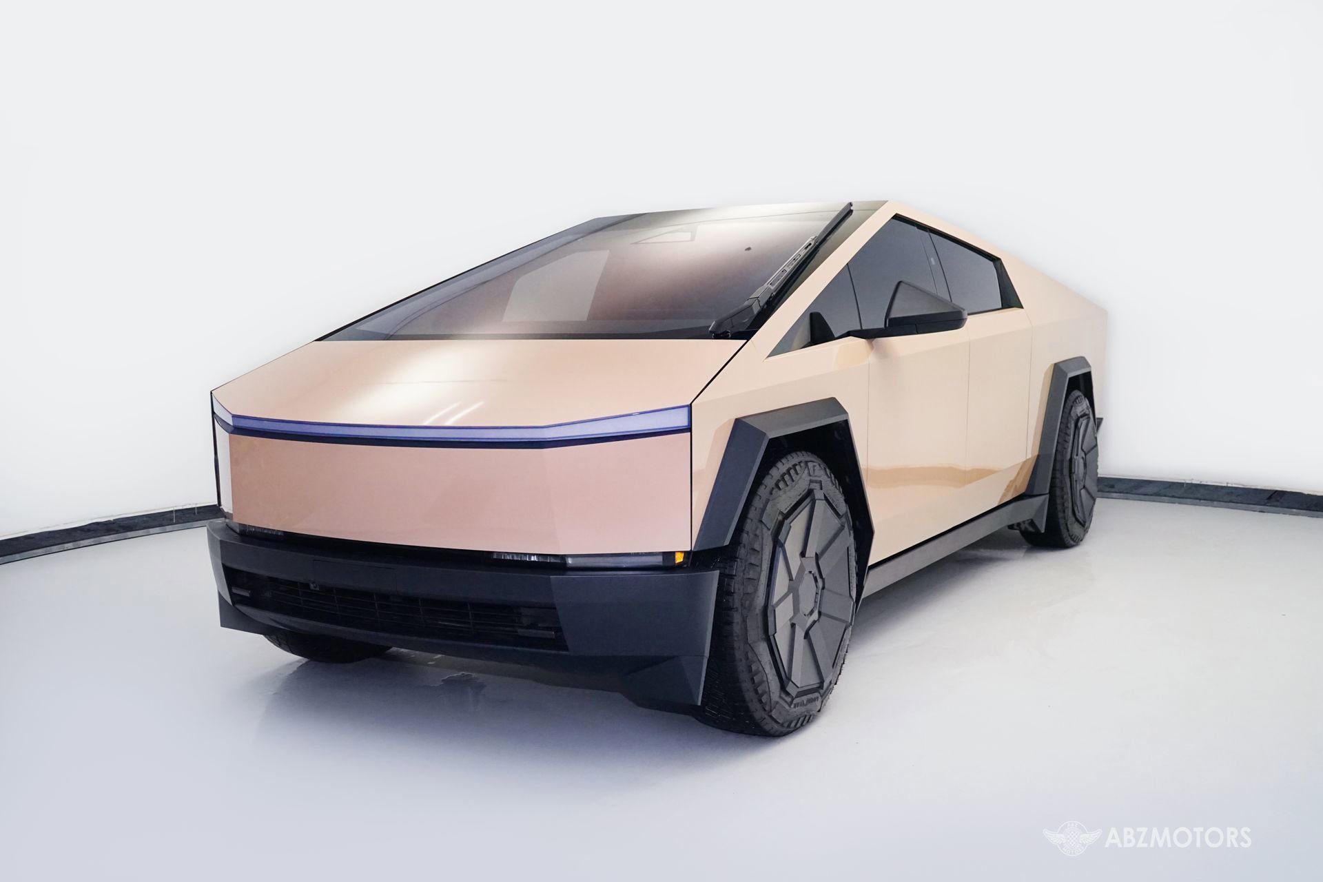 Used 2024 Tesla Cybertruck AWD Crew Cab image 2