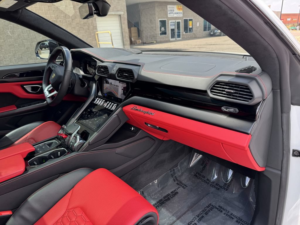Used 2022 Lamborghini Urus AWD/4WD image 43