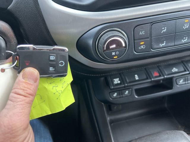 Used 2017 GMC Canyon SLT w/ Driver Alert Package image 18