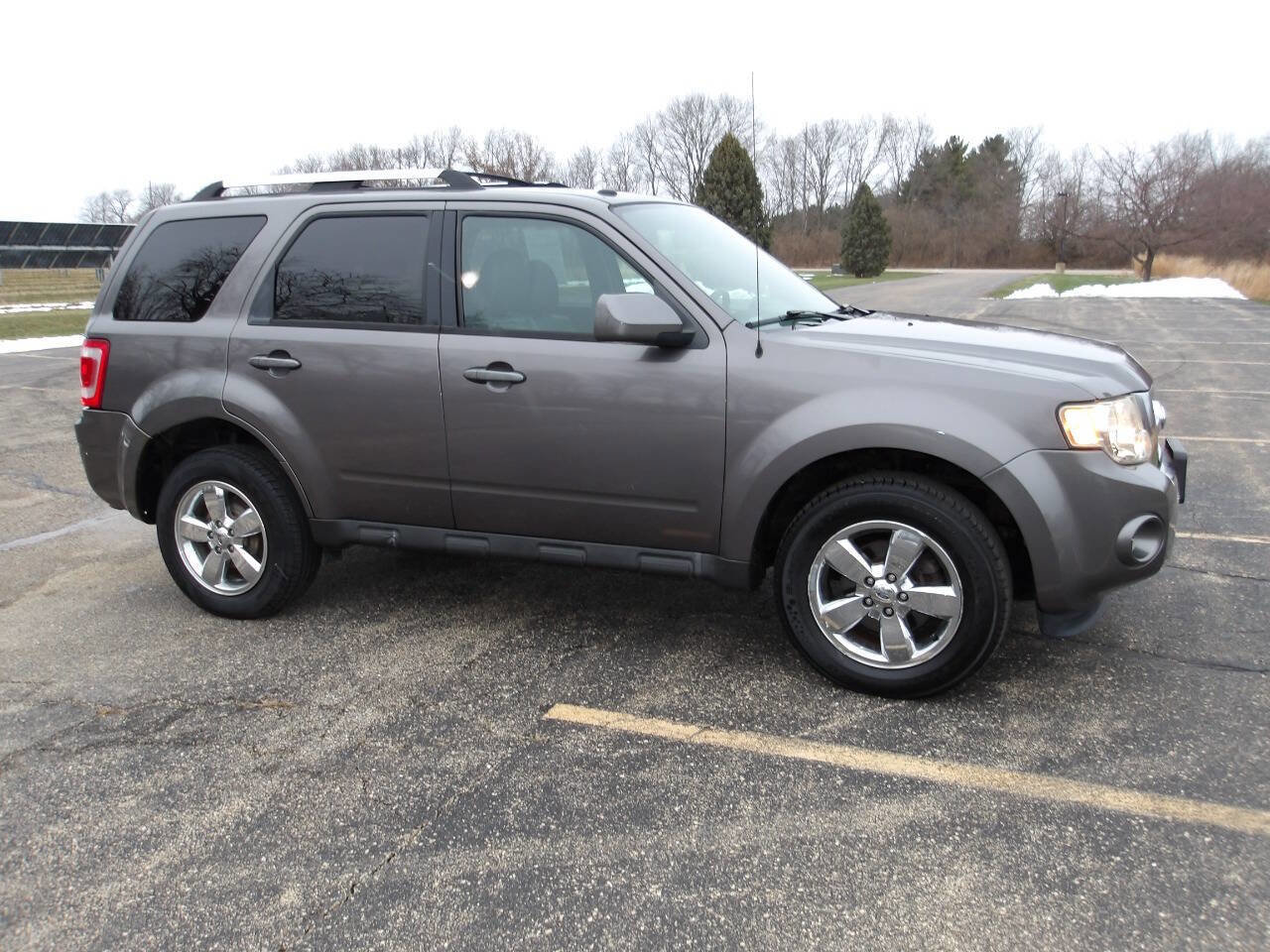 Used 2011 Ford Escape Limited image 1