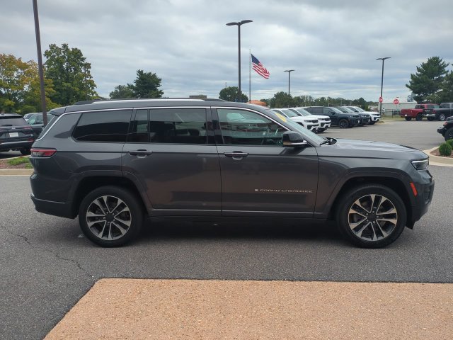Used 2021 Jeep Grand Cherokee L Overland w/ Luxury Tech Group IV AWD/4WD image 3