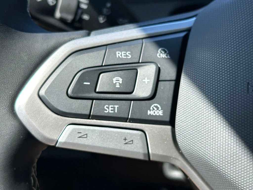 New 2026 Volkswagen Tiguan SE FWD image 28