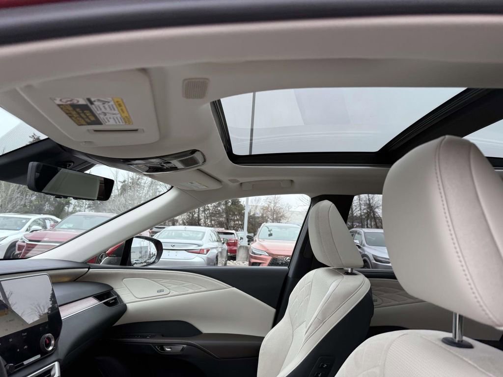 Used 2025 Lexus RX 450h Luxury image 21
