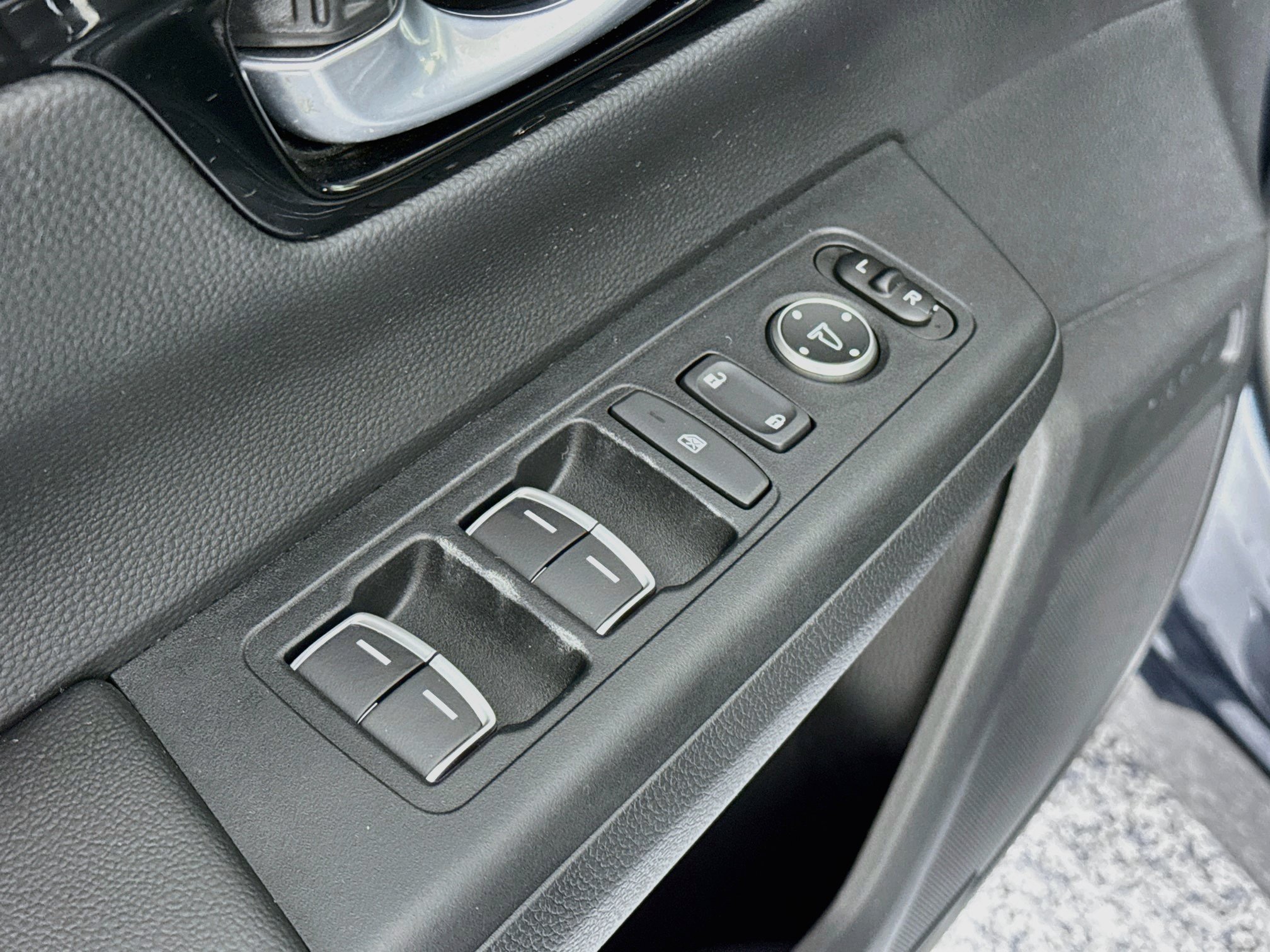 Used 2023 Honda CR-V EX-L image 17