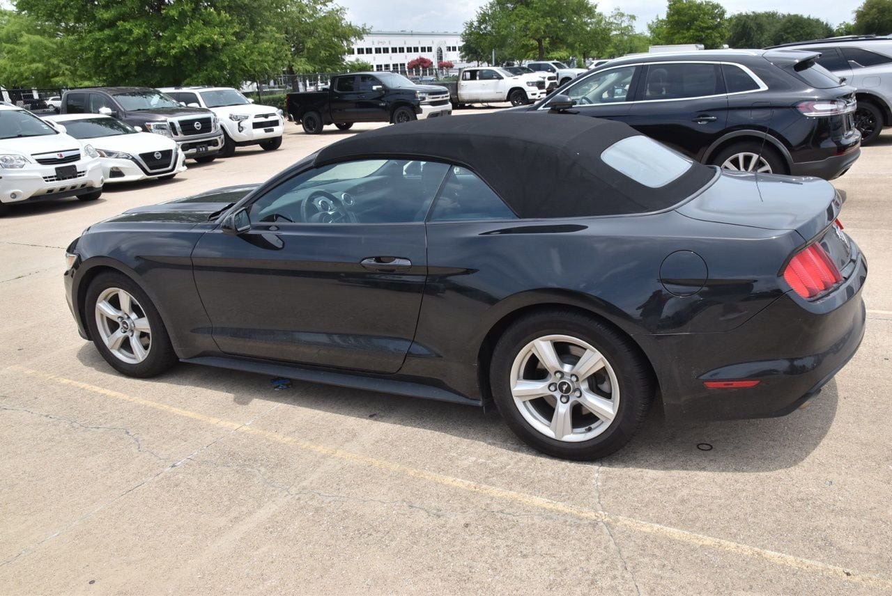 Used 2017 Ford Mustang Convertible RWD image 10