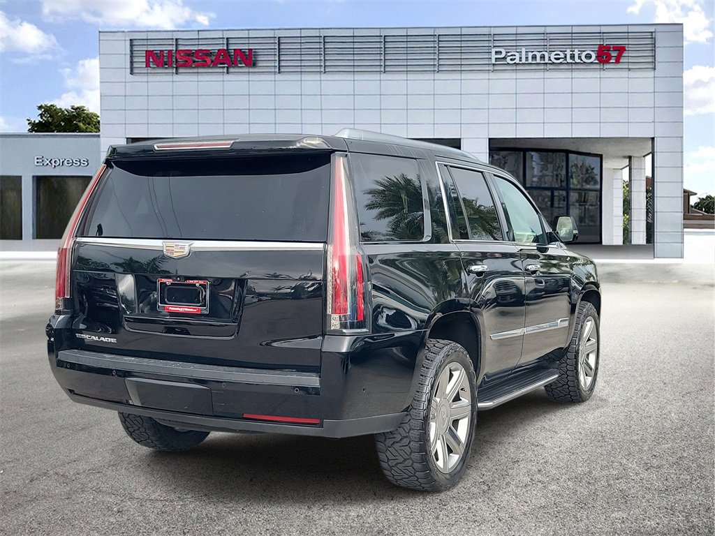 Used 2018 Cadillac Escalade Luxury image 6