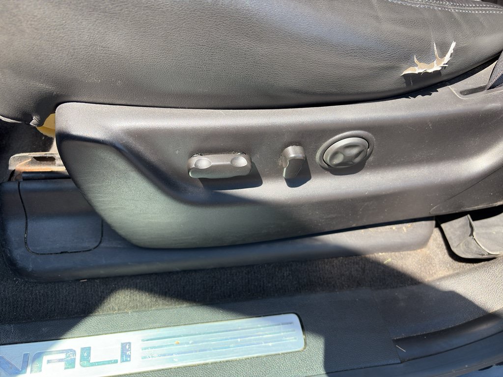 Used 2012 GMC Yukon XL Denali AWD/4WD image 16
