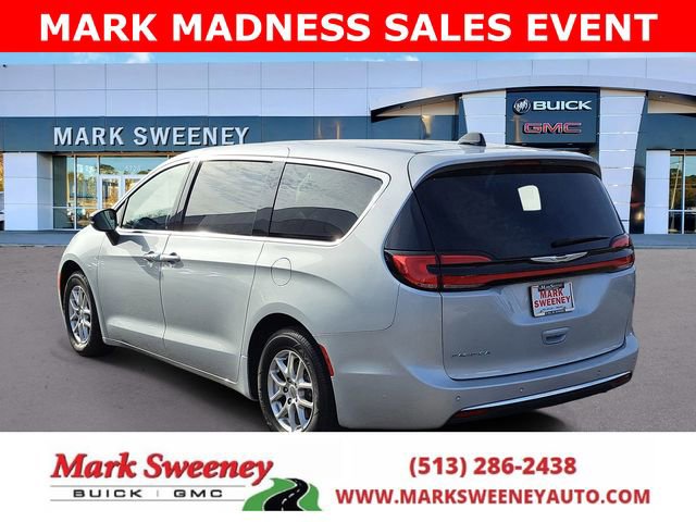 Used 2024 Chrysler Pacifica Touring-L image 24