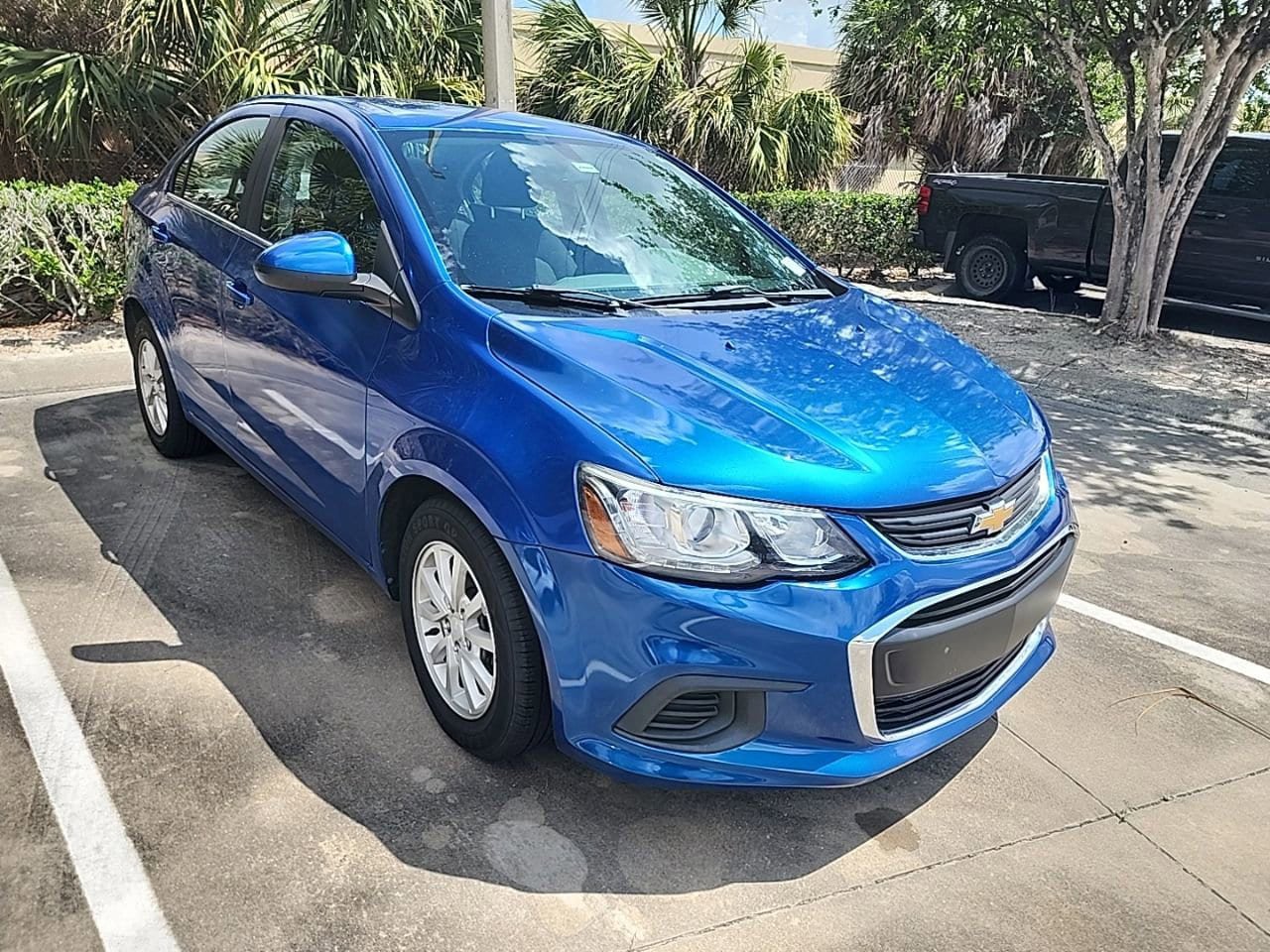 Used 2017 Chevrolet Sonic LT FWD image 1