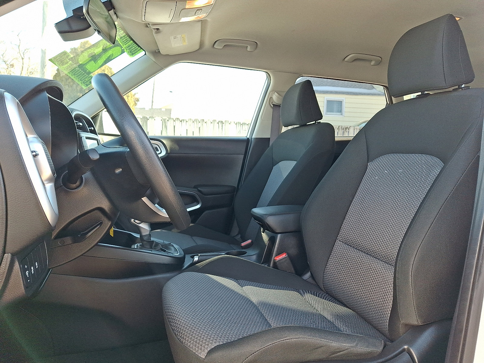 Used 2023 Kia Soul LX w/ LX Technology Package image 13