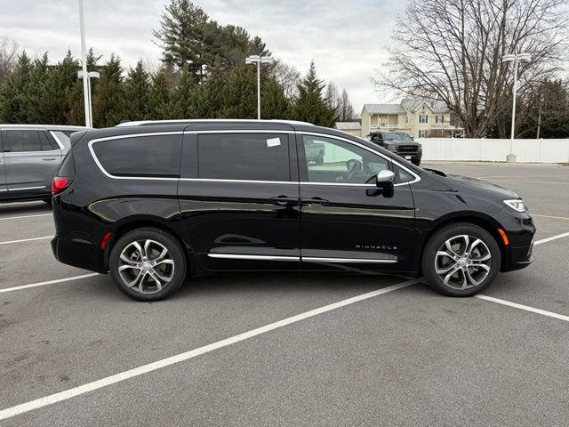 New 2026 Chrysler Pacifica Pinnacle AWD/4WD image 9