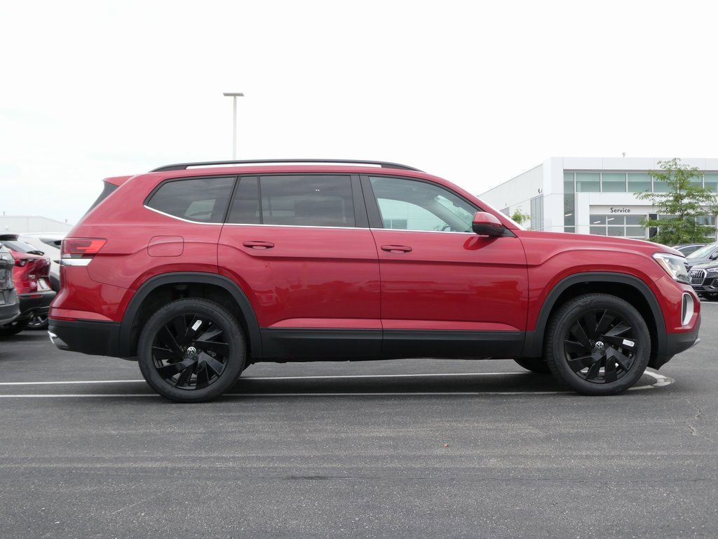 New 2025 Volkswagen Atlas SE image 2