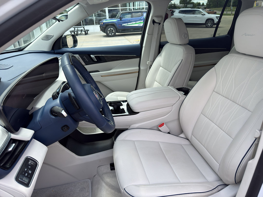 Used 2025 Buick Enclave Avenir w/ Super Cruise Package AWD/4WD image 5