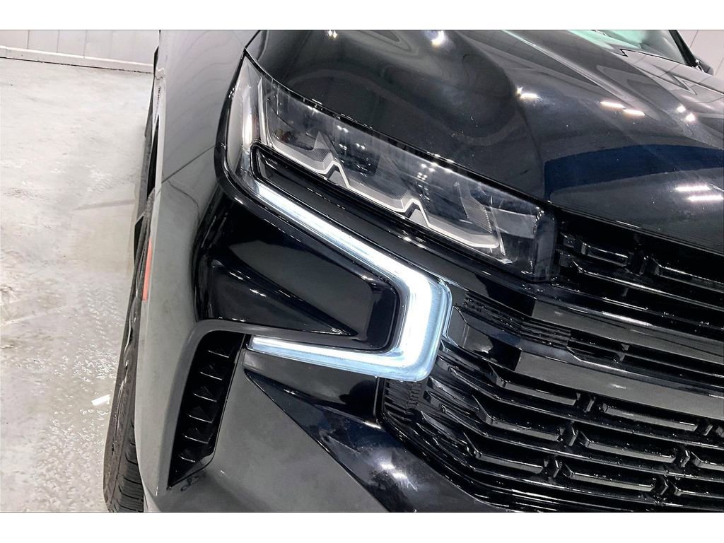 Used 2024 Chevrolet Suburban RST w/ Luxury Package AWD/4WD image 30