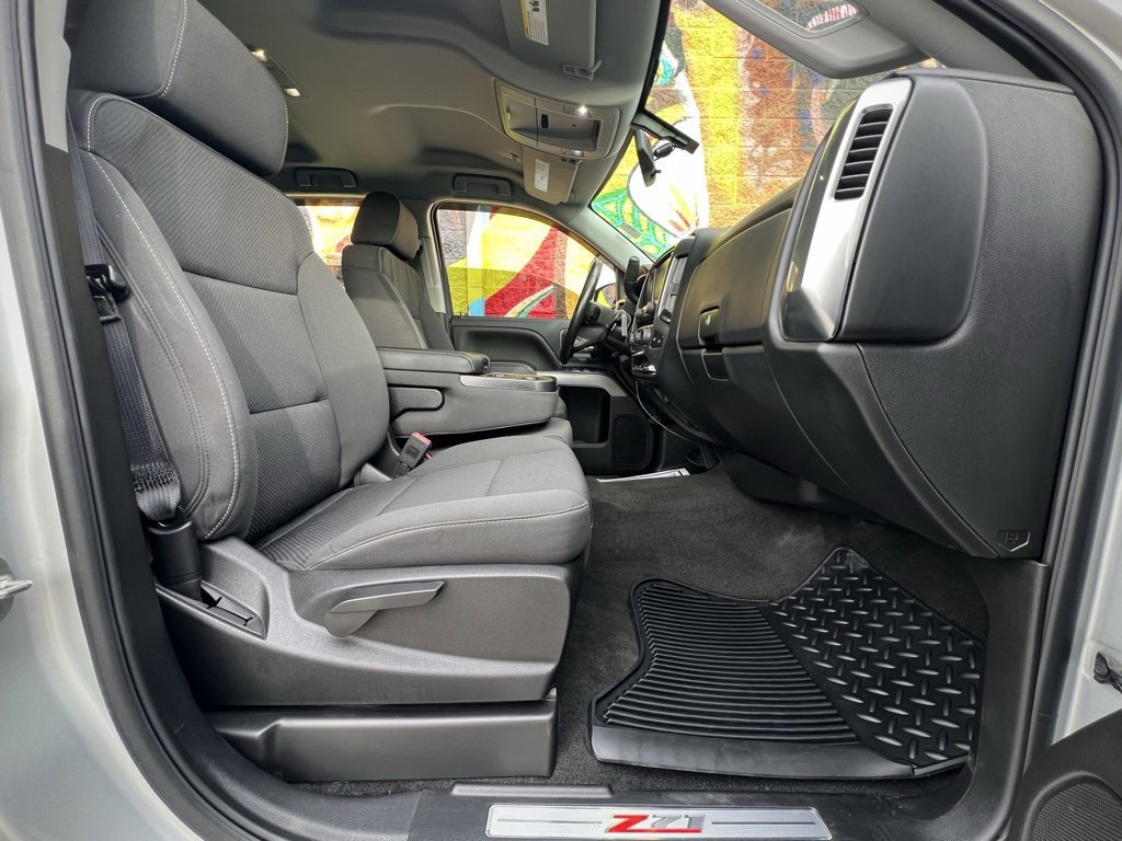 Used 2018 Chevrolet Silverado 1500 LT w/ All Star Edition image 37