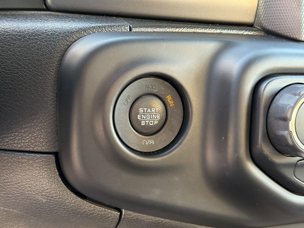 Used 2020 Jeep Gladiator Rubicon AWD/4WD image 16