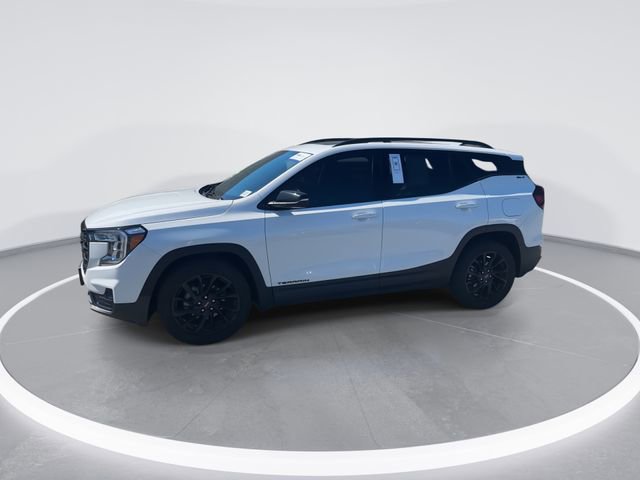 Used 2023 GMC Terrain SLT w/ Elevation Edition image 3