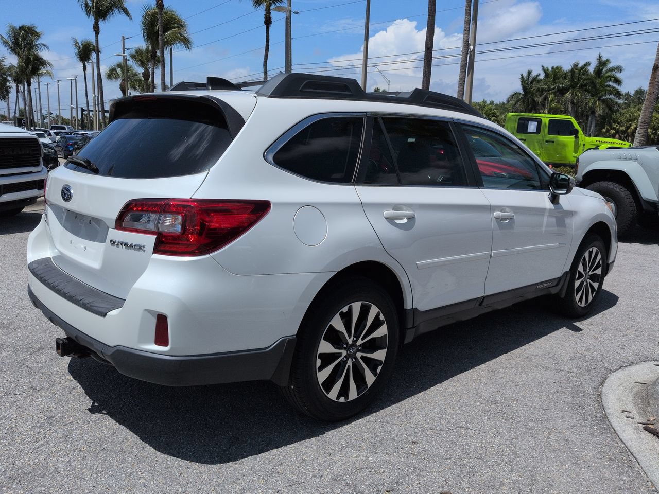 Used 2016 Subaru Outback 2.5i Limited AWD/4WD image 5