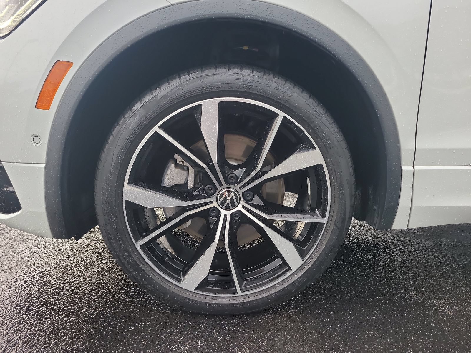 Used 2023 Volkswagen Tiguan SEL R-Line AWD/4WD image 7
