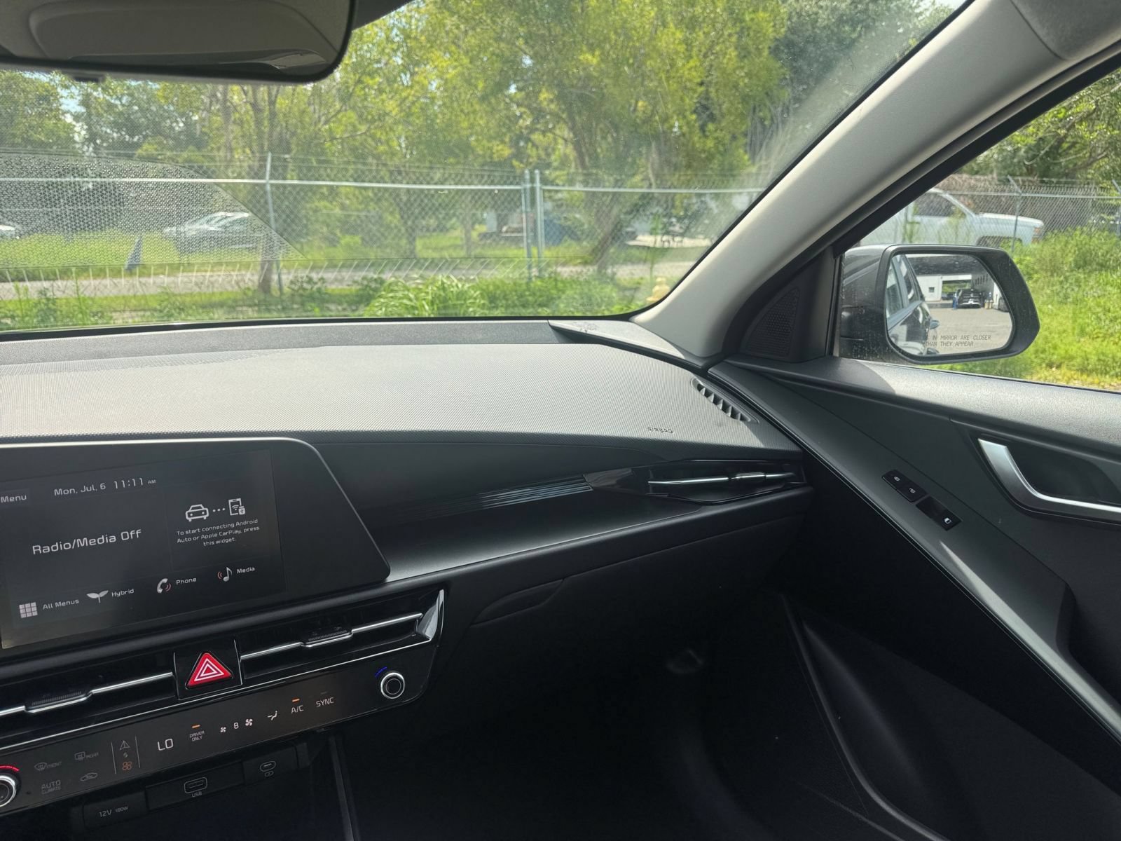 Used 2026 Kia Niro LX FWD image 33