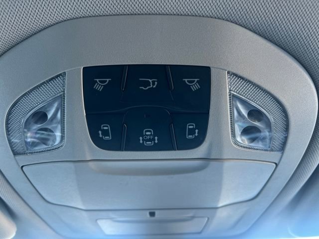 Used 2024 Chrysler Pacifica Touring-L FWD image 30