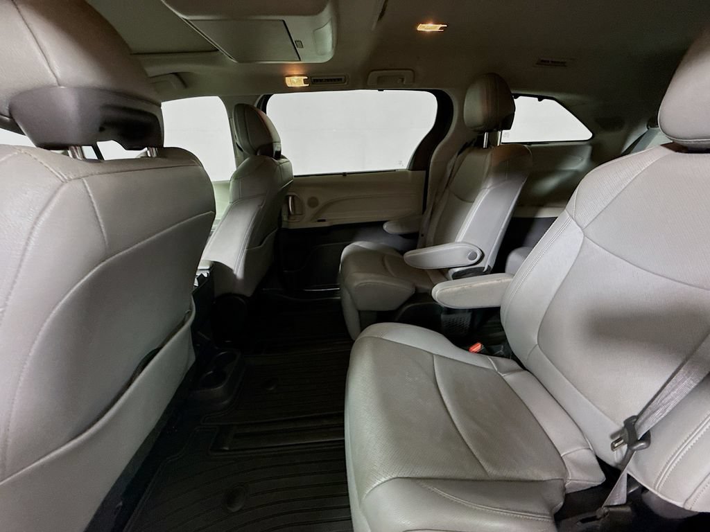 Certified 2023 Toyota Sienna Limited FWD image 23