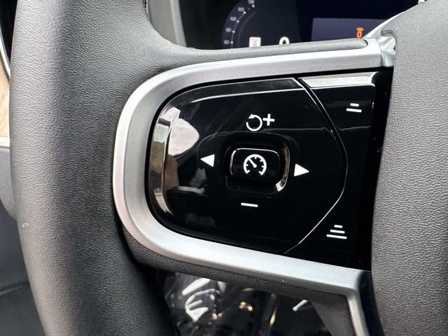 Used 2026 Volvo XC60 B5 Plus w/ Climate Package image 31