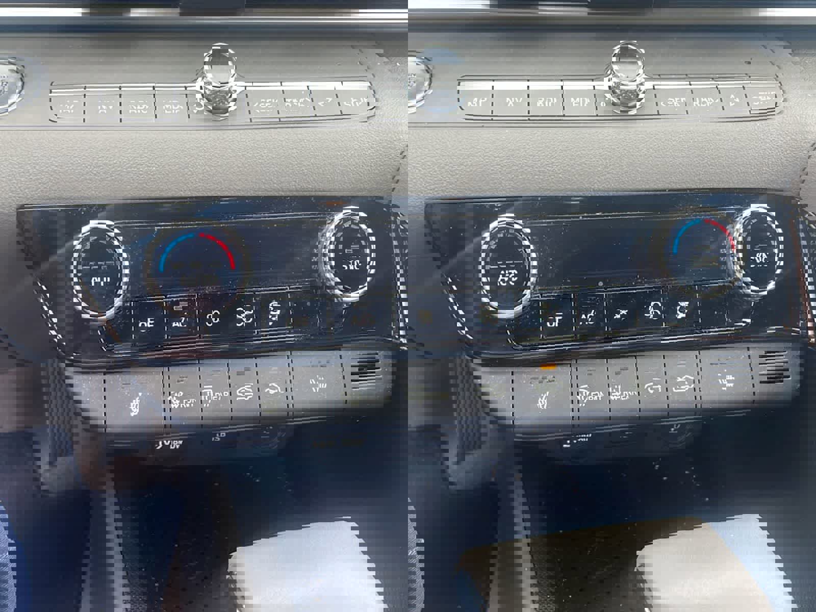 Used 2023 Hyundai Elantra SEL w/ Convenience Package FWD image 16