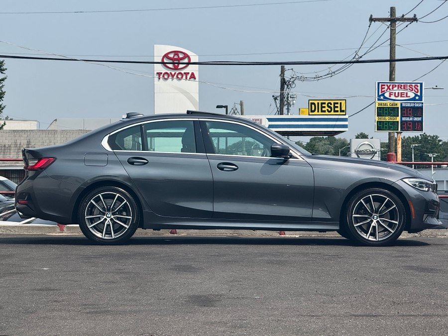 Used 2021 BMW 330i xDrive w/ Driver Assist w/ Premium Package AWD/4WD image 4