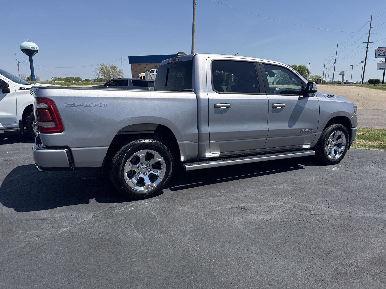 Used 2022 RAM 1500 Big Horn AWD/4WD image 2