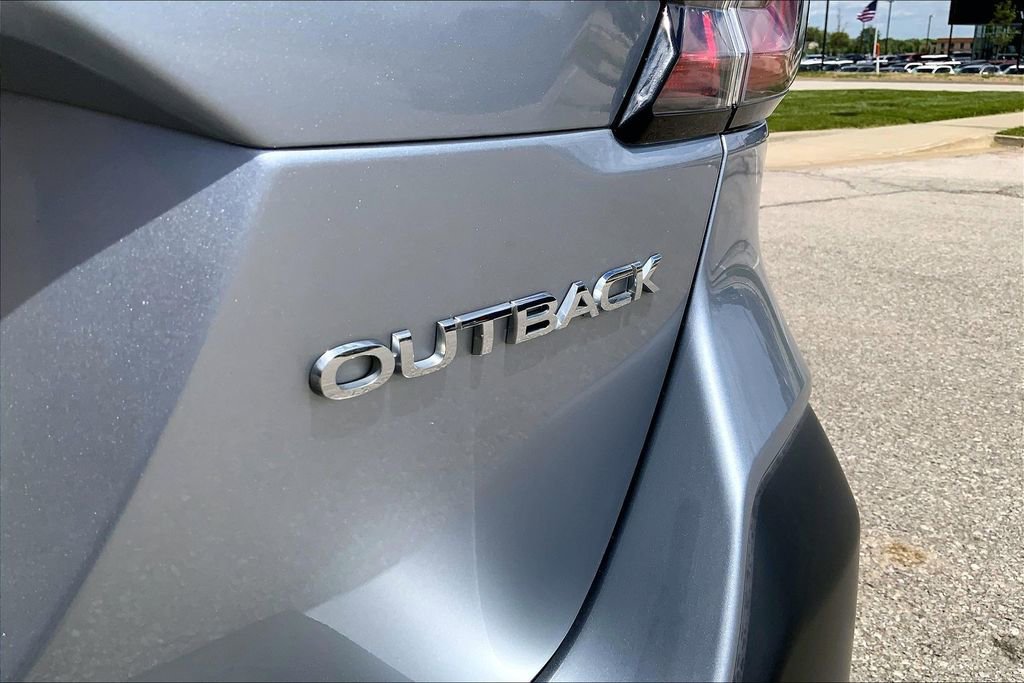 Used 2021 Subaru Outback Limited AWD/4WD image 8
