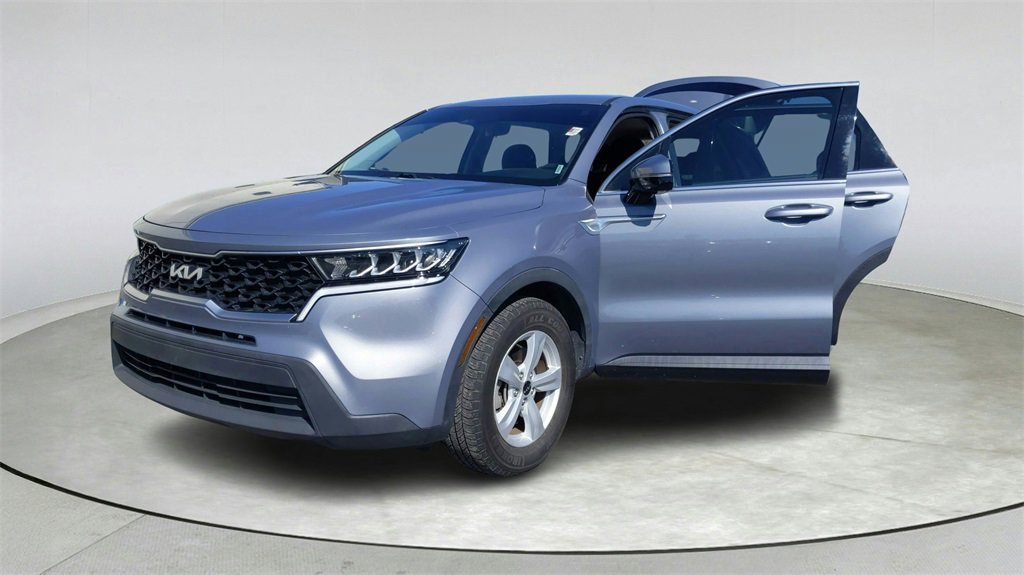 Used 2022 Kia Sorento LX image 10