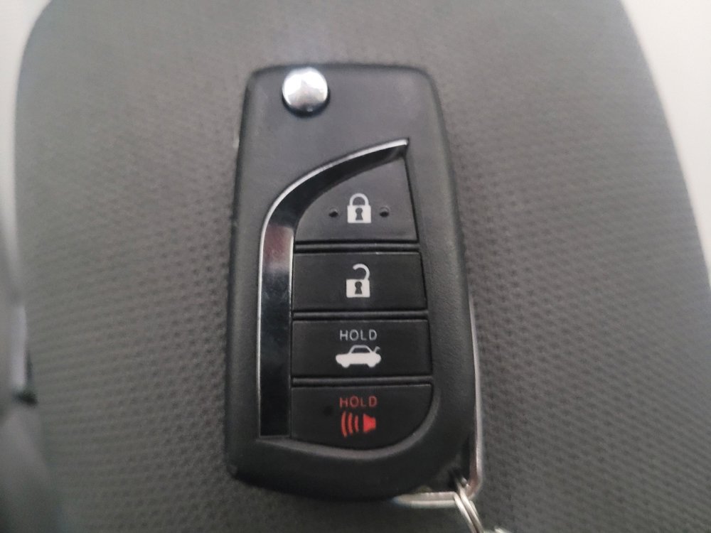 Used 2022 Toyota Corolla LE image 32