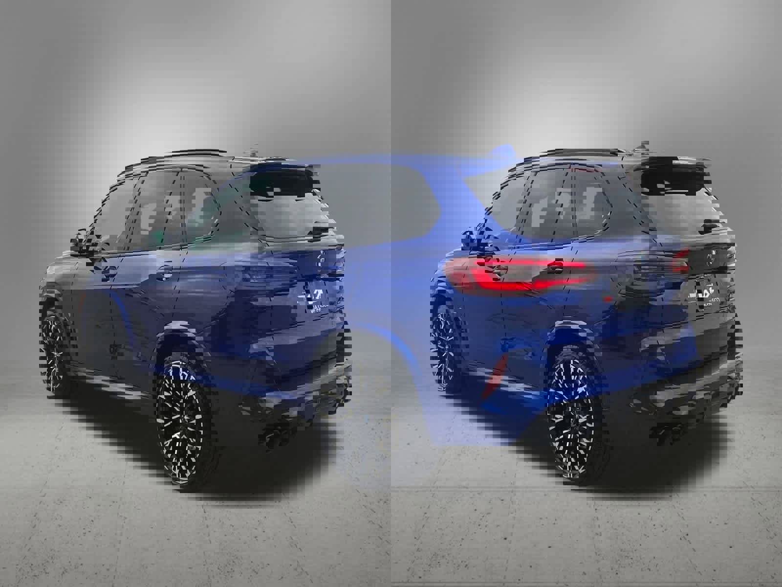 Used 2020 BMW X5 M Competition w/ Executive Package image 4