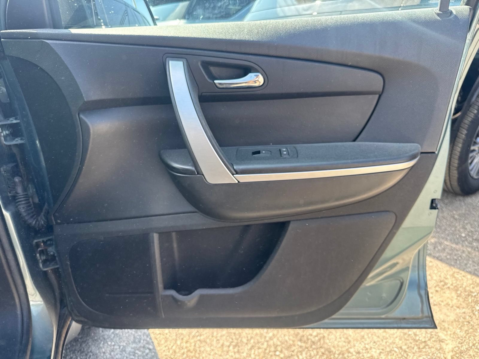 Used 2009 GMC Acadia SLE FWD image 33