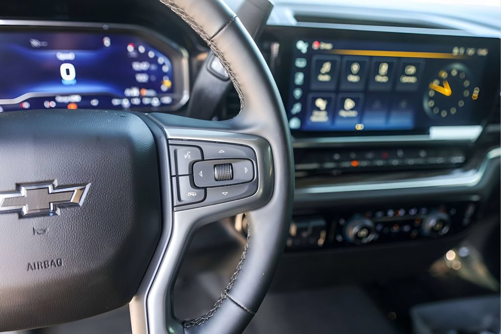 Used 2024 Chevrolet Silverado 1500 RST AWD/4WD image 15