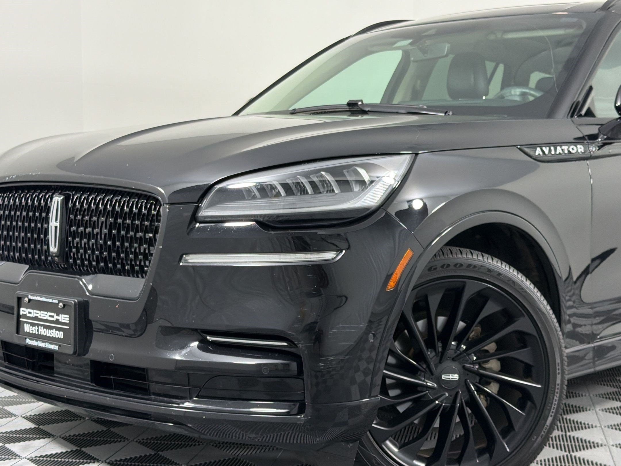 Used 2023 Lincoln Aviator Reserve w/ Equipment Group 201A RWD image 24