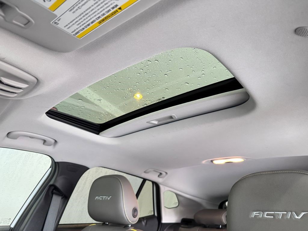Certified 2024 Chevrolet Trax ACTIV w/ Sunroof Package image 16